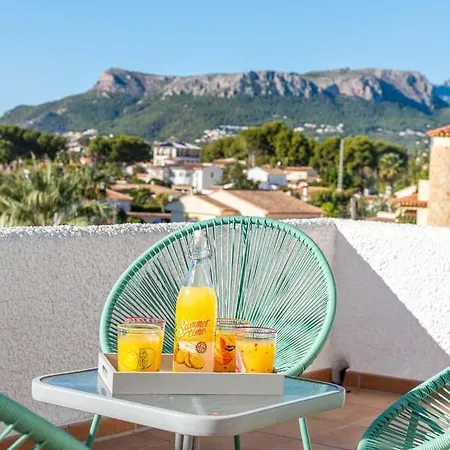 Kirsty - Plusholidays Villa